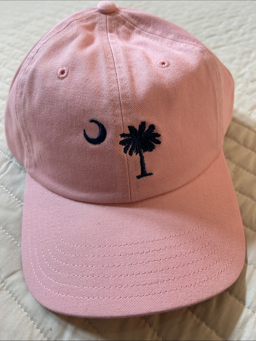 Vineyard Vines Light Pink Hat with Navy Blue Palmetto Tree. Unisex One size. NWT